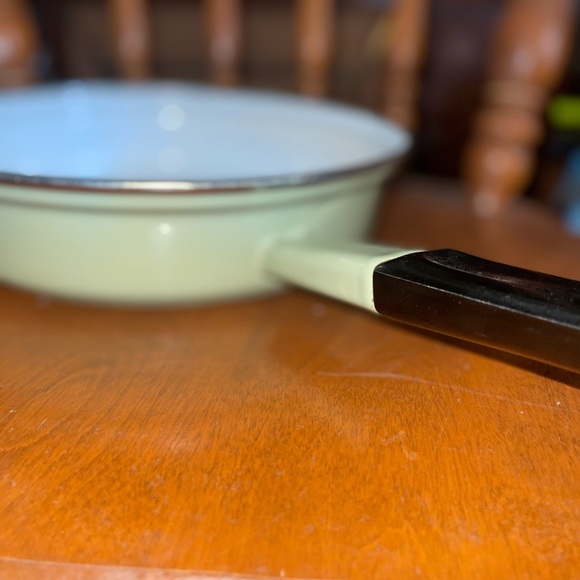 Vintage avacdo Olive Green Enamelware Fry Pan with Black Trim, White Interior - Picture 1 of 16